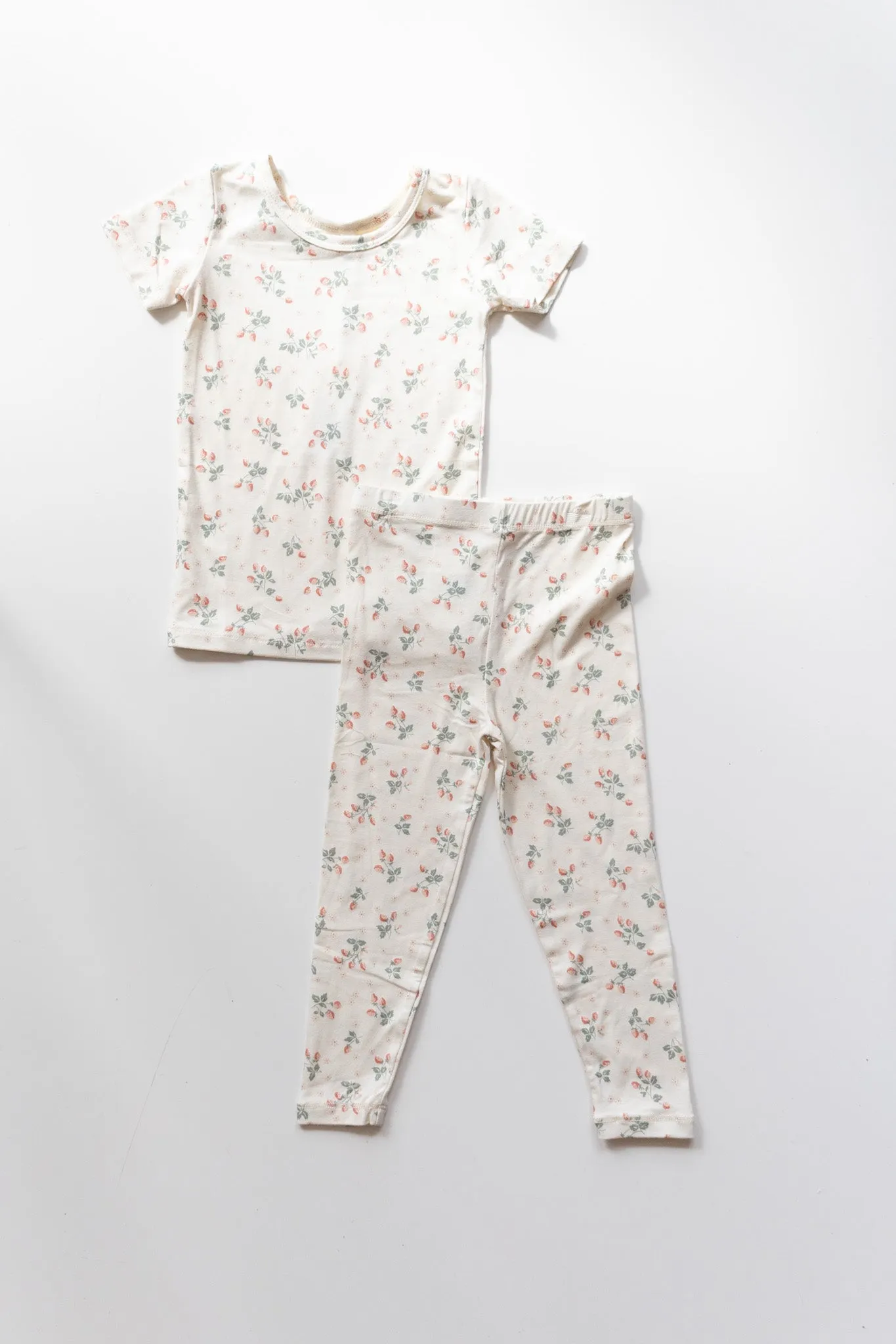 Bamboo Short Sleeve Pajama Set || Strawberries